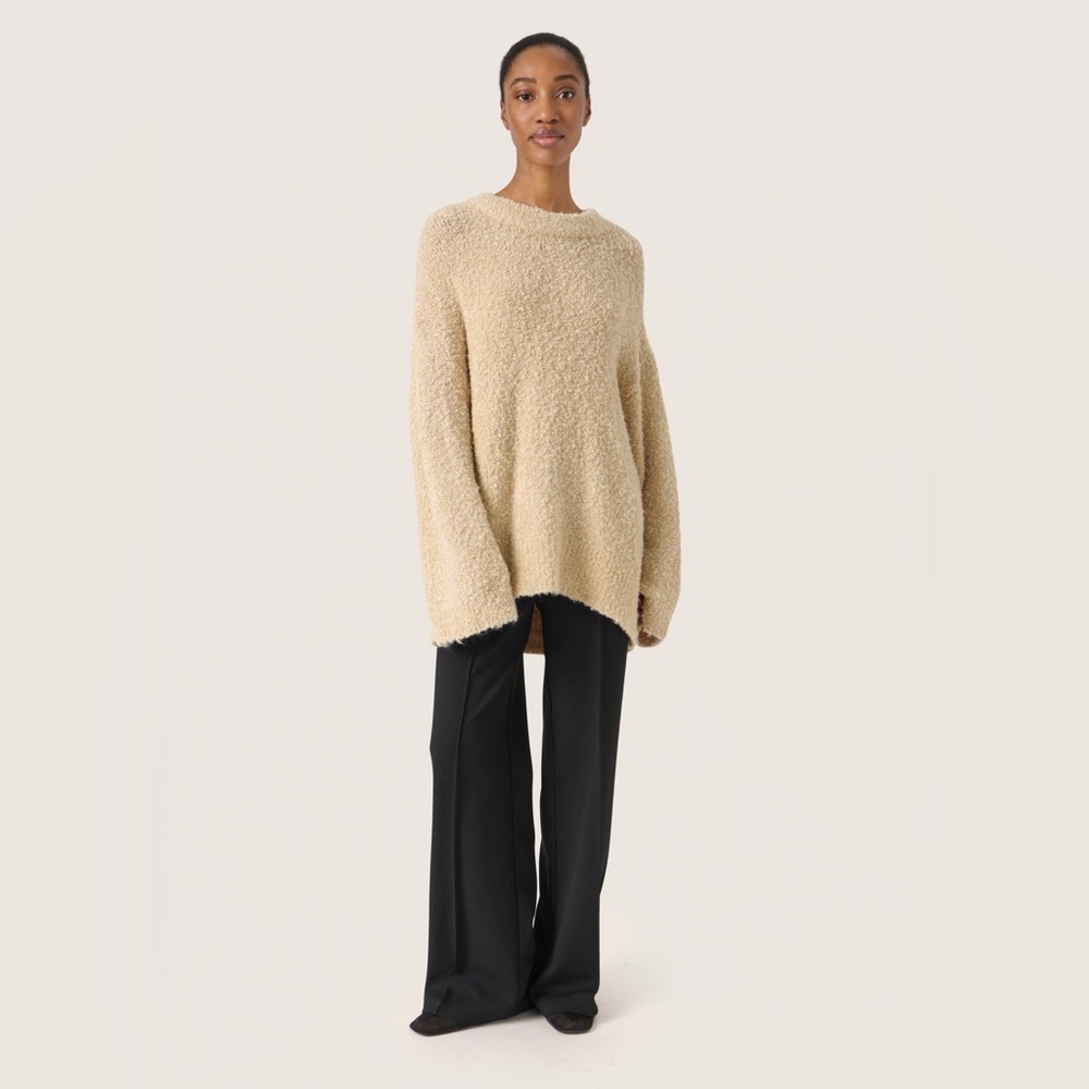 SOAKED IN LUXURY Women's Tan oversized L/XL Turtleneck Sweater NWT - Picture 2 of 12